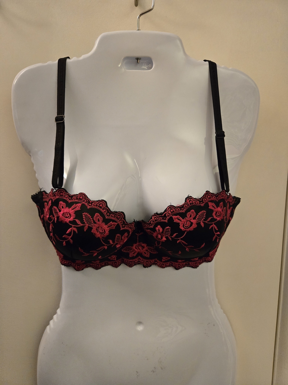 Black & Red Floral Lace pm Balconette Bra